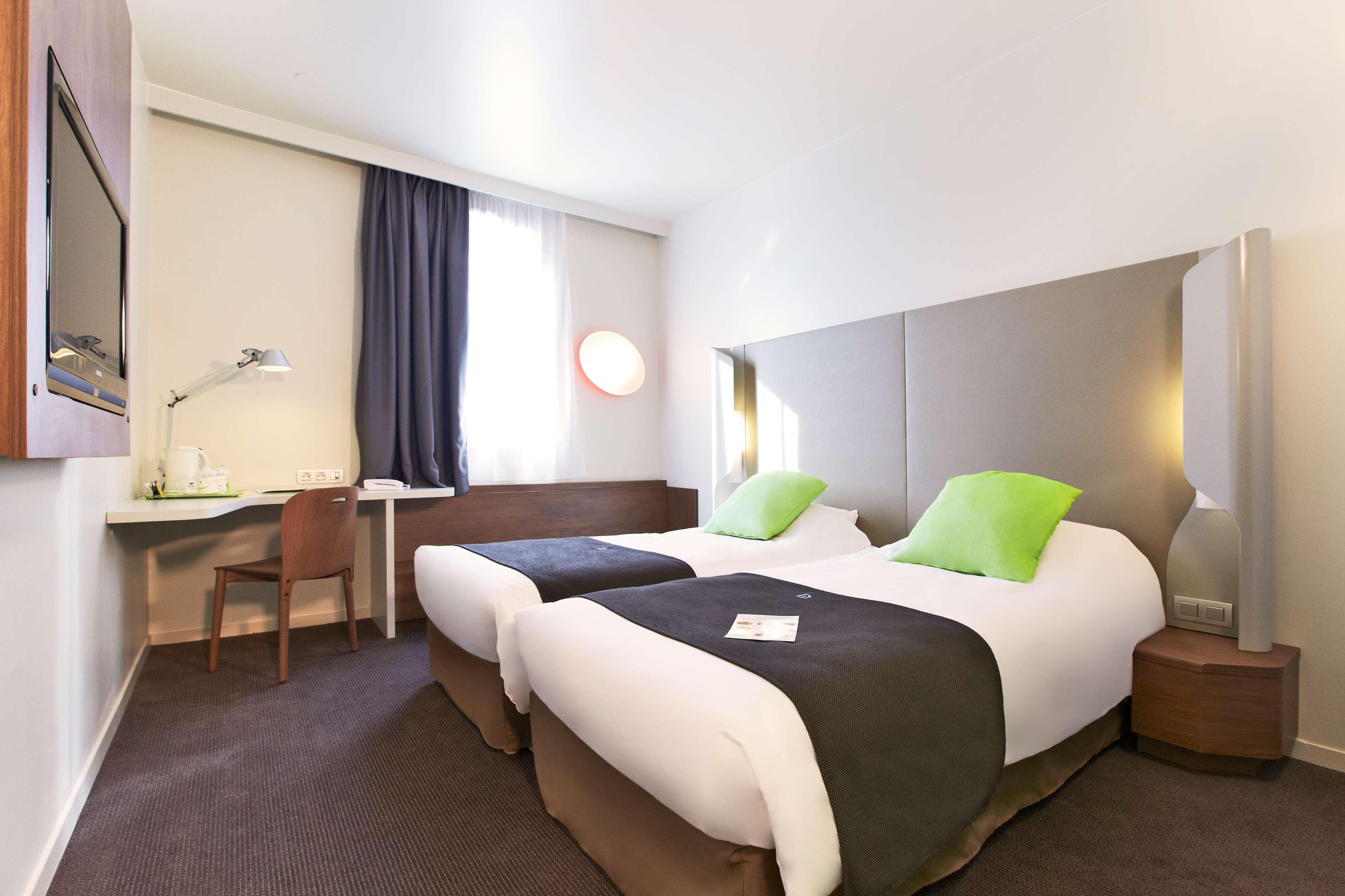 Campanile Saint-Quentin-En-Yvelines Hotel Montigny-le-Bretonneux Ngoại thất bức ảnh