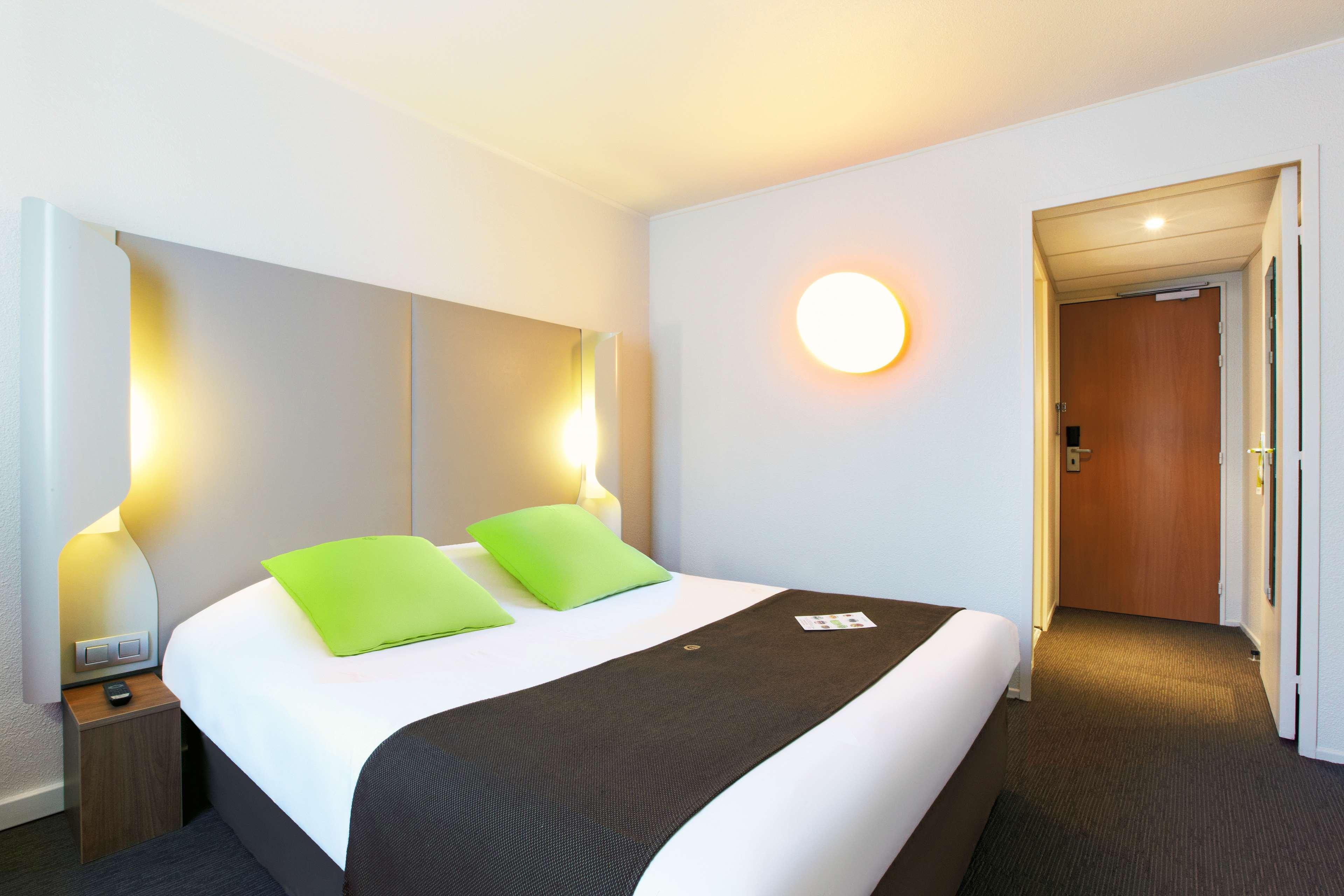 Campanile Saint-Quentin-En-Yvelines Hotel Montigny-le-Bretonneux Ngoại thất bức ảnh