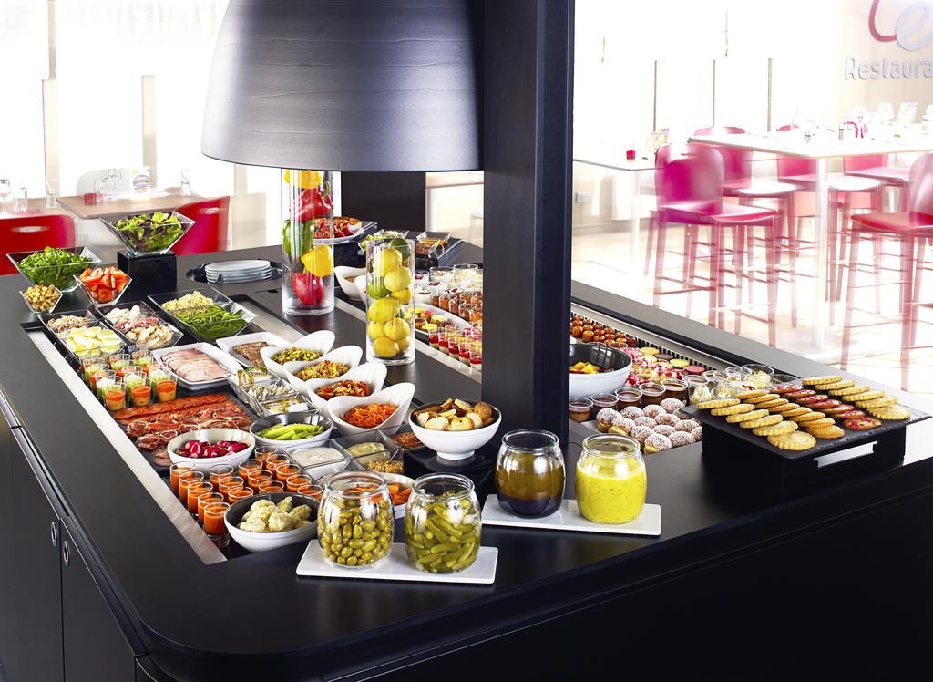 Campanile Saint-Quentin-En-Yvelines Hotel Montigny-le-Bretonneux Ngoại thất bức ảnh