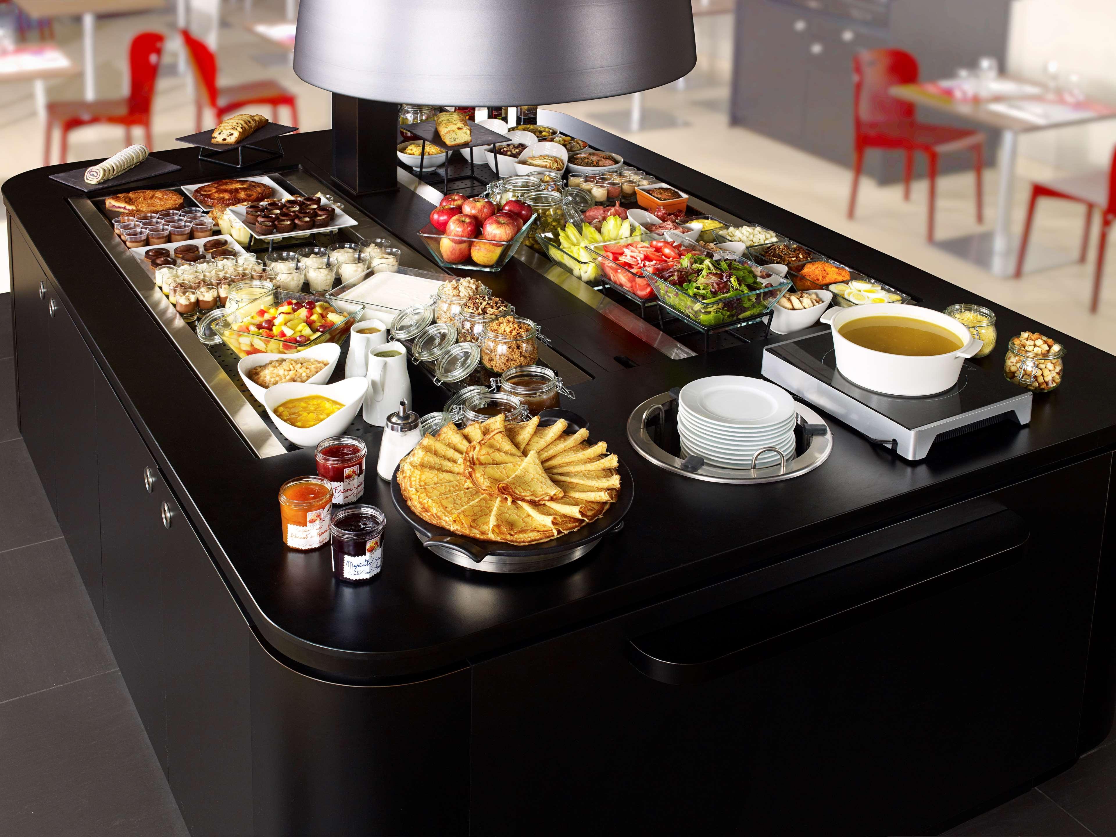 Campanile Saint-Quentin-En-Yvelines Hotel Montigny-le-Bretonneux Ngoại thất bức ảnh